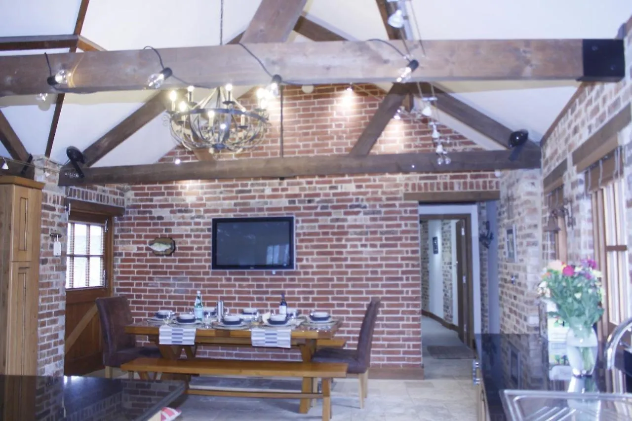Grade 2 Listed Barn On The Edge Of Bournemouth And The New Forest Villa