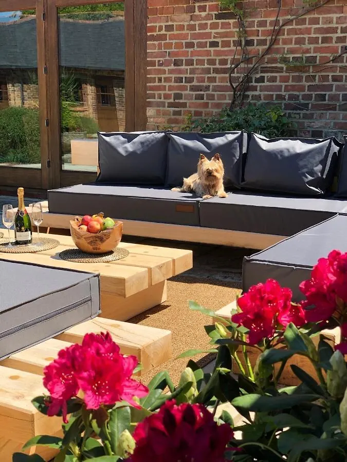 Grade 2 Listed Barn On The Edge Of Bournemouth And The New Forest Villa 0*,  United Kingdom