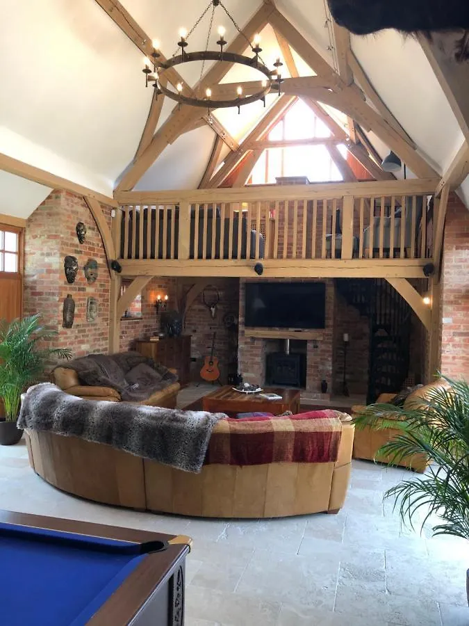 Grade 2 Listed Barn On The Edge Of Bournemouth And The New Forest Villa