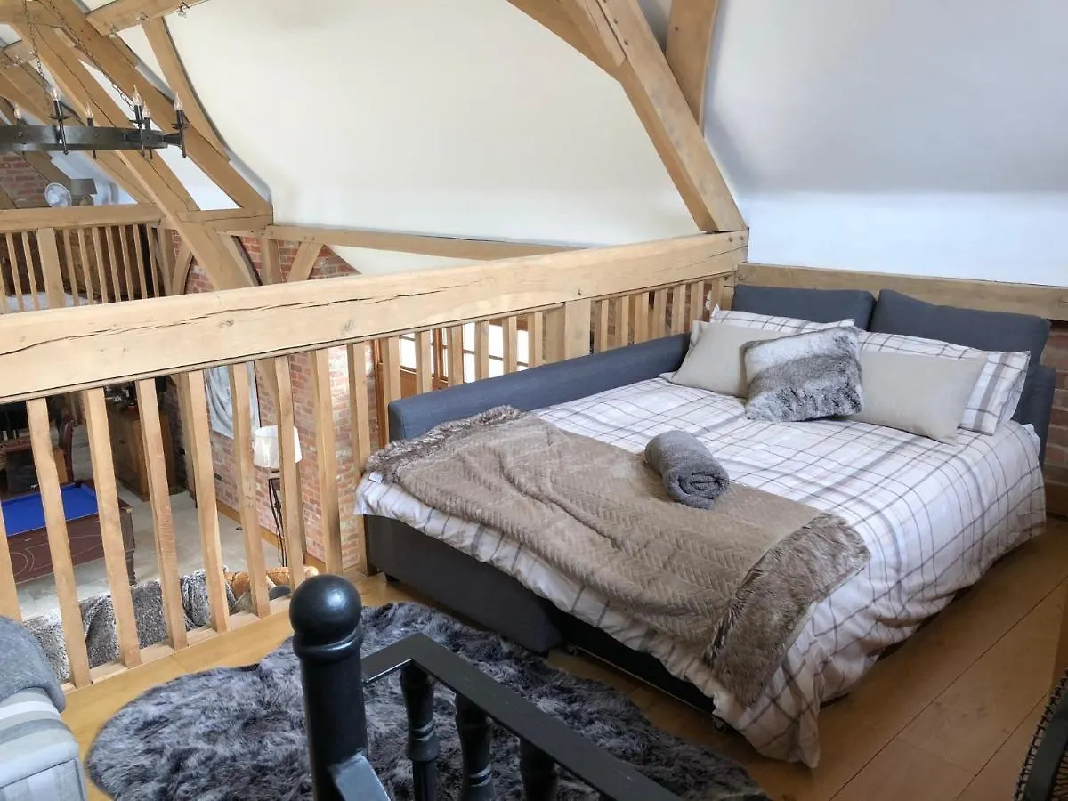 Holiday home Grade 2 Listed Barn On The Edge Of Bournemouth And The New Forest Villa United Kingdom