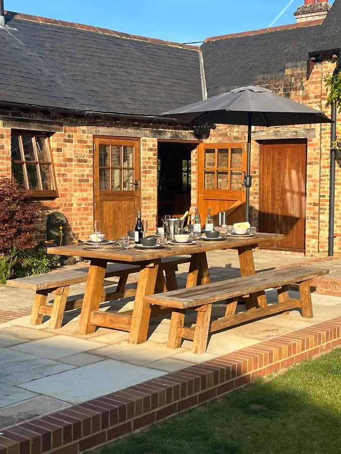 Holiday home Grade 2 Listed Barn On The Edge Of Bournemouth And The New Forest Villa